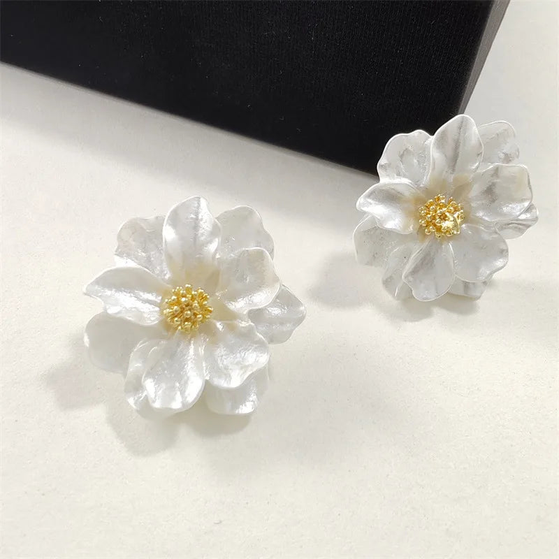 White Acrylic Flower Stud Earrings – Korean Sweet Petal Design