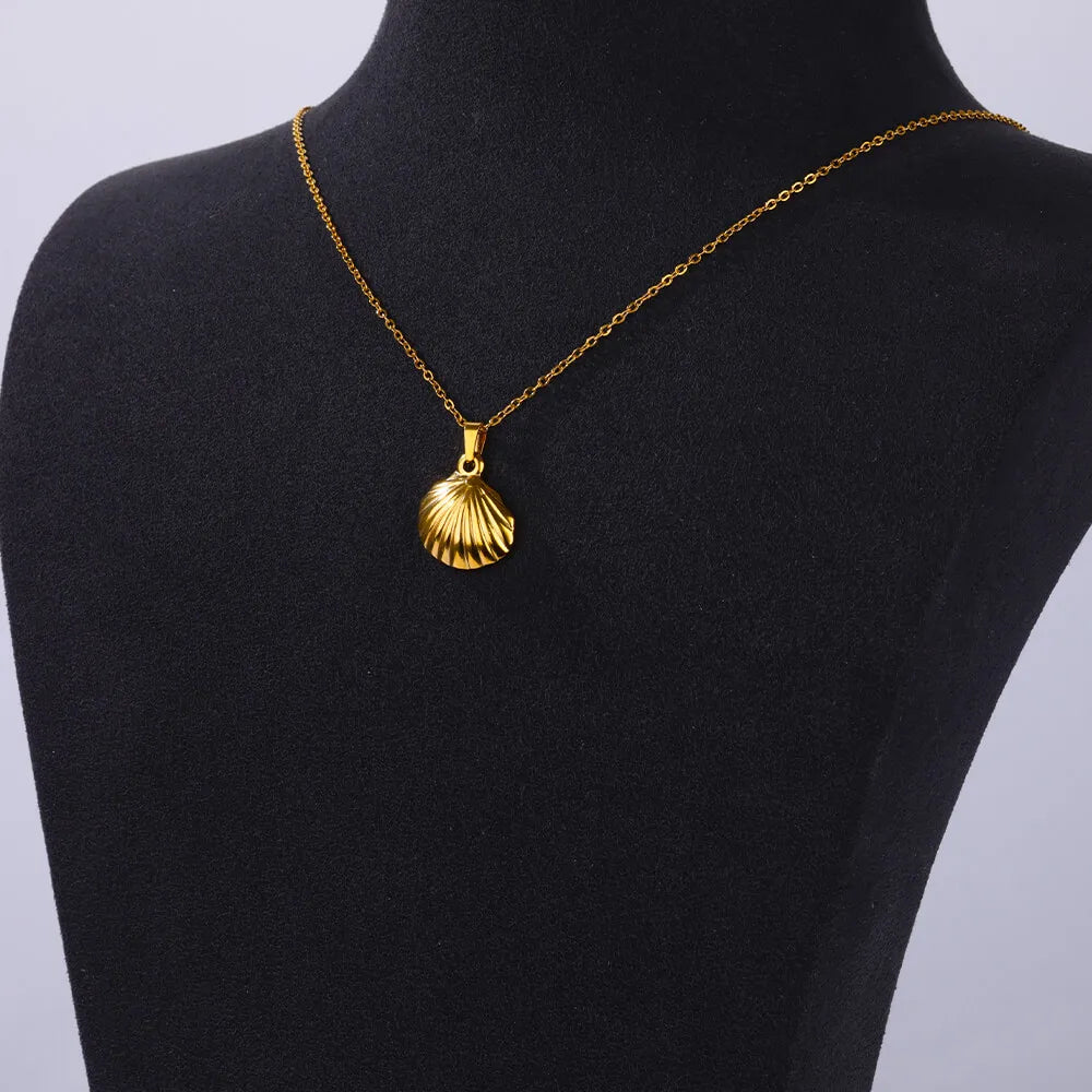 Summer Beach Starfish & Pearl Necklace – Gold Stainless Steel Pendant