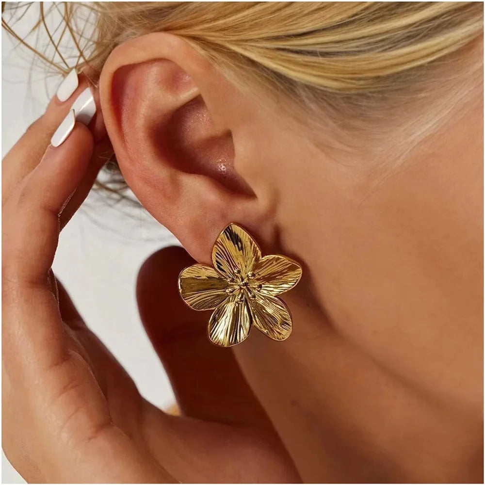 Vintage Flower Stud Earrings – 18K Gold Plated, Hypoallergenic Stainless Steel