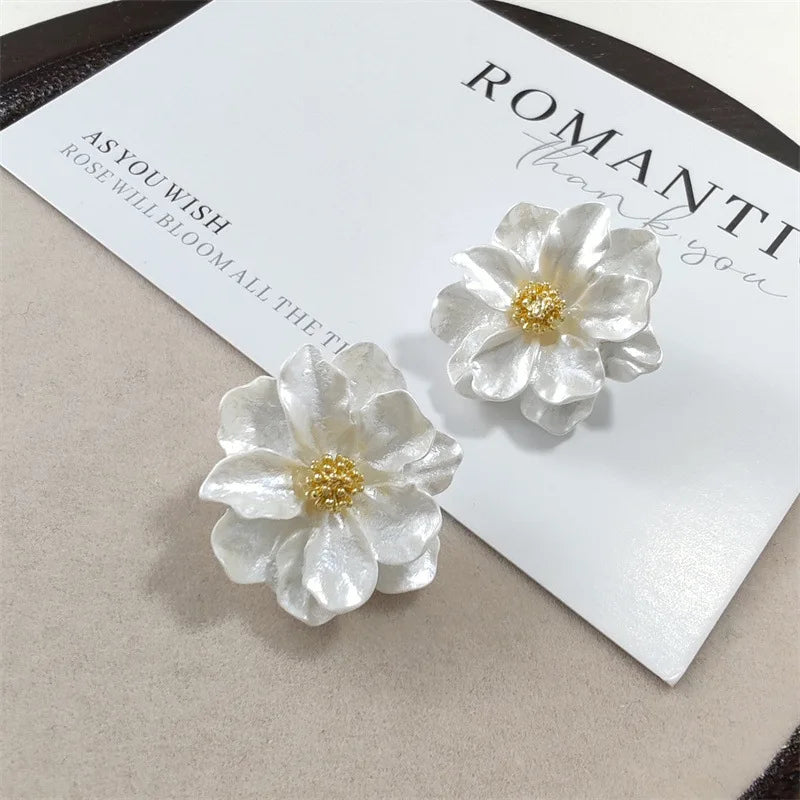 White Acrylic Flower Stud Earrings – Korean Sweet Petal Design
