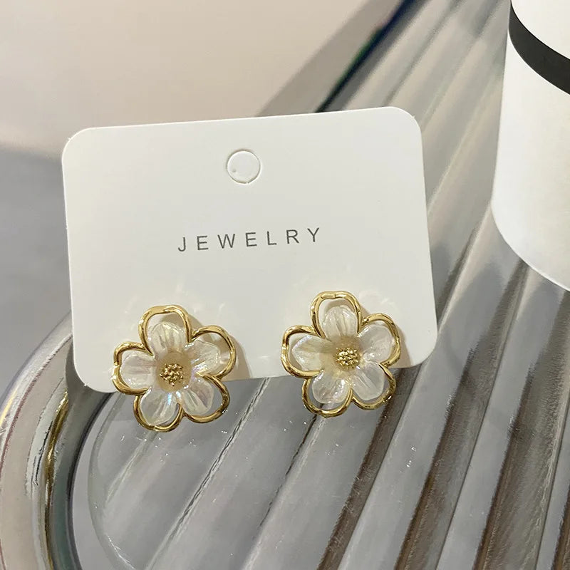 White Flower Stud Earrings – Golden Acrylic Floral Jewelry