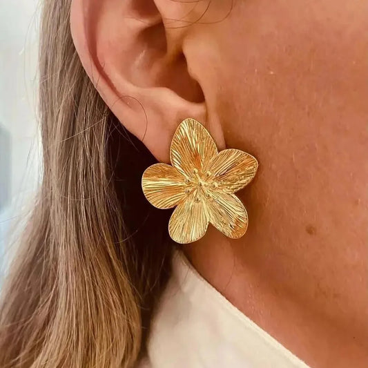 Vintage Flower Stud Earrings – 18K Gold Plated, Hypoallergenic Stainless Steel