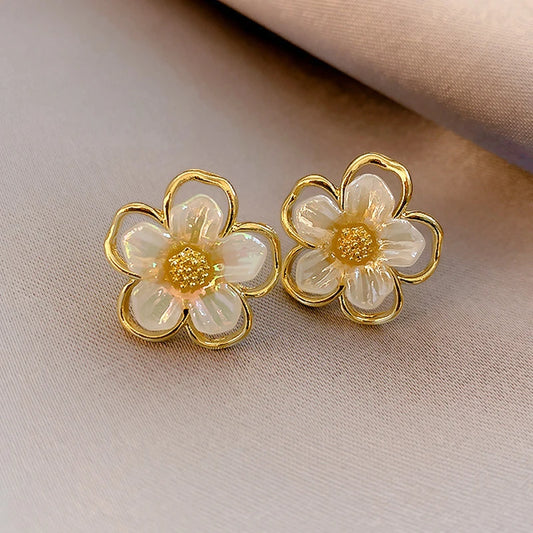 White Flower Stud Earrings – Golden Acrylic Floral Jewelry